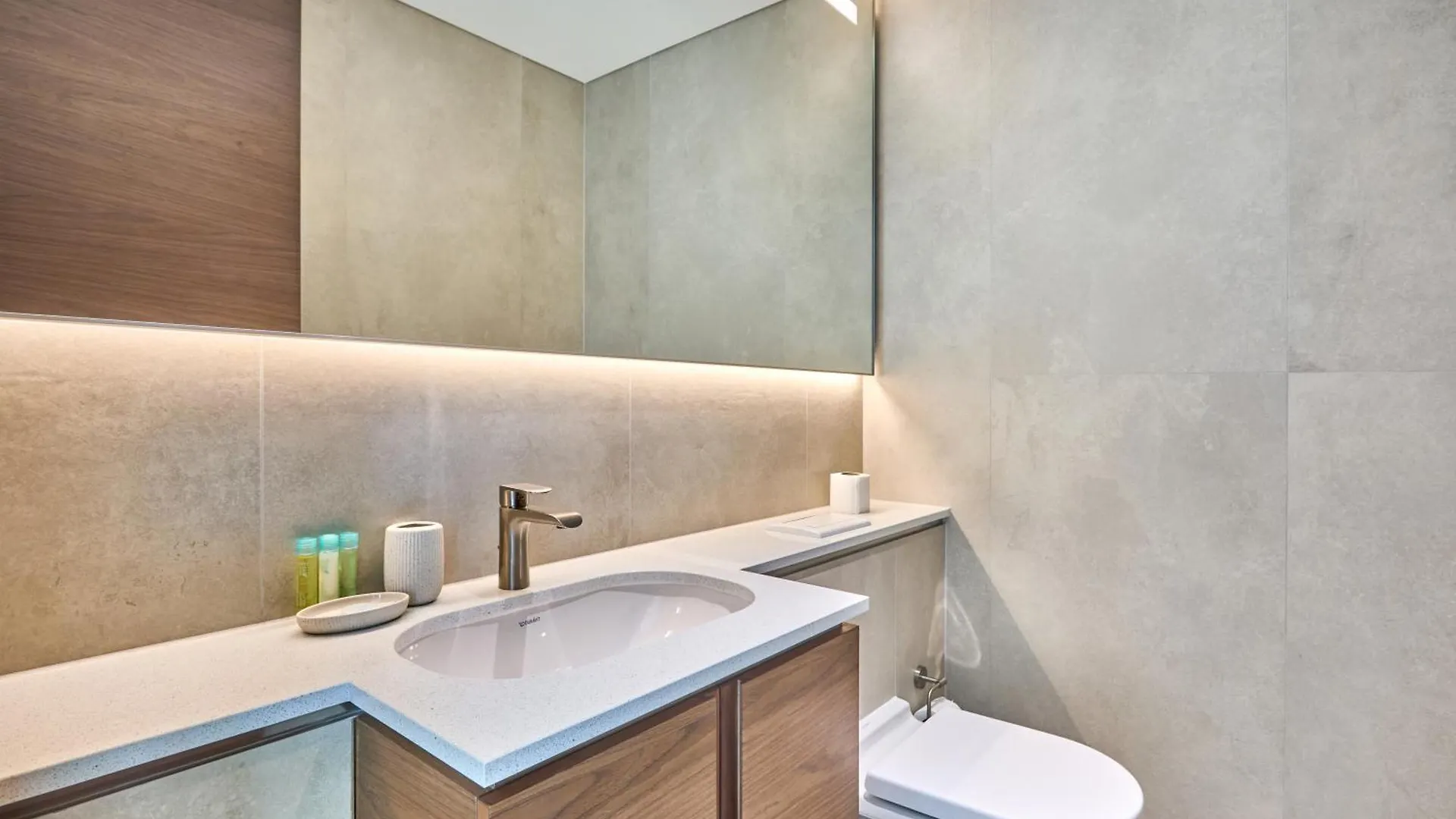 Stay By Latinem Luxury 1Br Holiday Home Cvg 1410 Near Burj Khalifa Dubai