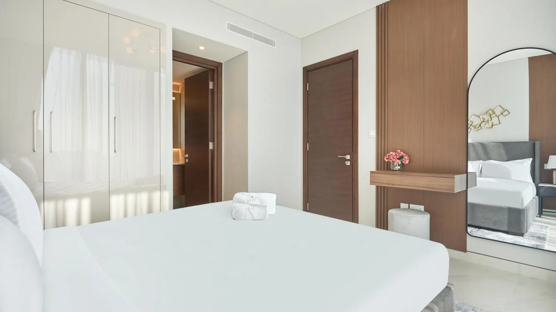 Stay By Latinem Luxury 1Br Holiday Home Cvg 1410 Near Burj Khalifa Dubai United Arab Emirates